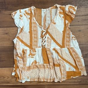 Chloe and Katie flowy top